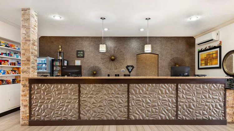 Best Western Plus Eagleridge Inn & Stes Lobby