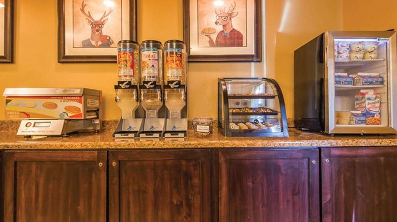 <b>Best Western Plus Deer Park Inn & Suites Restaurant</b>. Images powered by <a href="https://iceportal.shijigroup.com/" title="IcePortal" target="_blank">IcePortal</a>.