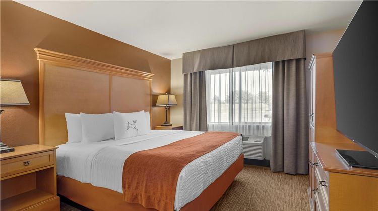 Best Western Plus Deer Park Inn & Suites Suite