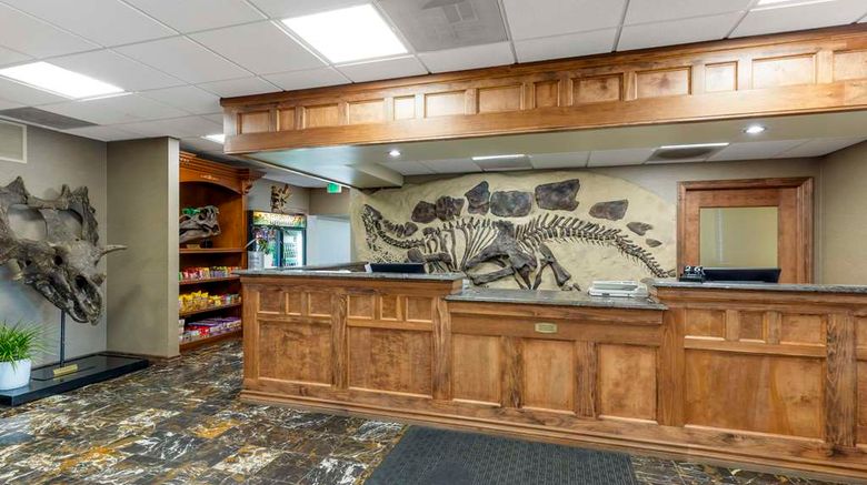 <b>Best Western Denver Southwest Lobby</b>. Images powered by <a href="https://iceportal.shijigroup.com/" title="IcePortal" target="_blank">IcePortal</a>.