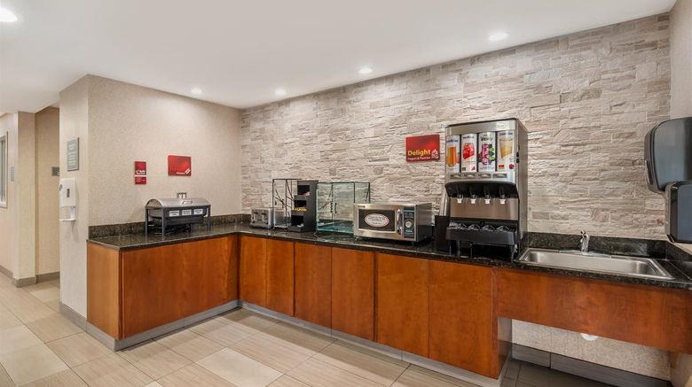 <b>Best Western Plus Louiseville Inn & Stes Restaurant</b>. Images powered by <a href="https://iceportal.shijigroup.com/" title="IcePortal" target="_blank">IcePortal</a>.