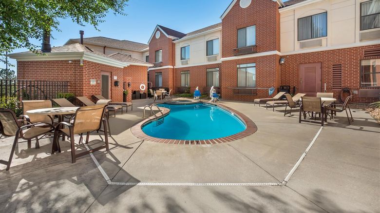 <b>Best Western Plus Louiseville Inn & Stes Pool</b>. Images powered by <a href="https://iceportal.shijigroup.com/" title="IcePortal" target="_blank">IcePortal</a>.