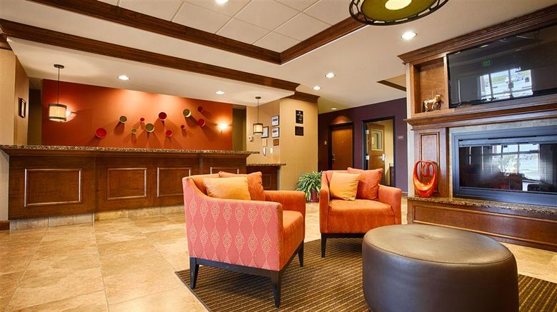 <b>Best Western Plus Carousel Inn & Suites Lobby</b>. Images powered by <a href="https://iceportal.shijigroup.com/" title="IcePortal" target="_blank">IcePortal</a>.