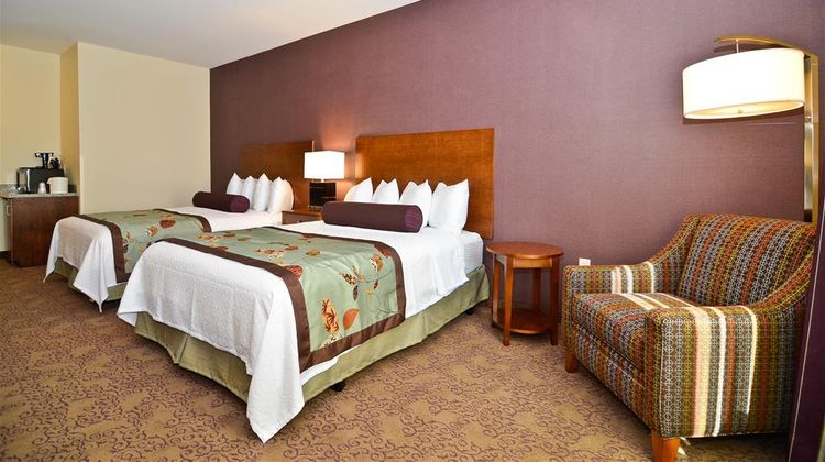 Best Western Plus Carousel Inn & Suites Room