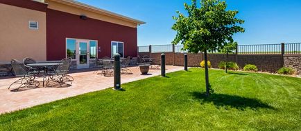 Best Western Plus Carousel Inn & Suites Exterior