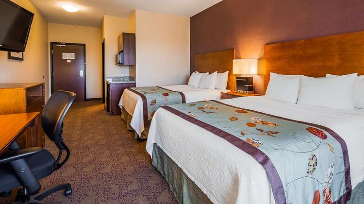 Best Western Plus Carousel Inn & Suites Room