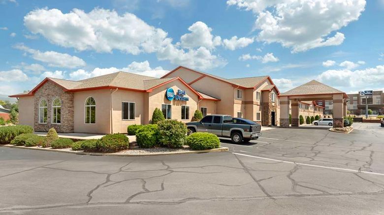 <b>Best Western Canon City Exterior</b>. Images powered by <a href="https://iceportal.shijigroup.com/" title="IcePortal" target="_blank">IcePortal</a>.