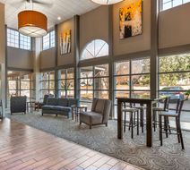 Best Western Plus Peak Vista Inn & Stes Lobby