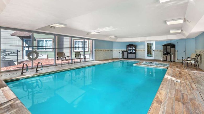<b>Best Western Plus Peak Vista Inn & Stes Pool</b>. Images powered by <a href="https://iceportal.shijigroup.com/" title="IcePortal" target="_blank">IcePortal</a>.