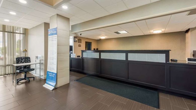<b>Best Western Executive of New Haven Lobby</b>. Images powered by <a href="https://iceportal.shijigroup.com/" title="IcePortal" target="_blank">IcePortal</a>.
