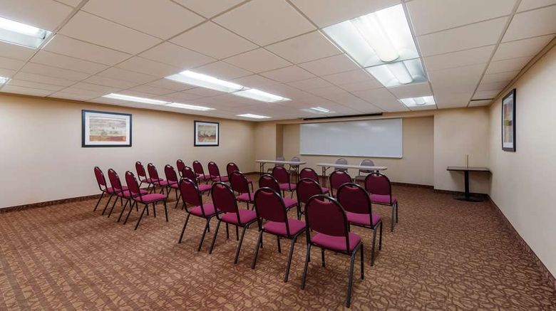 <b>Best Western Executive of New Haven Meeting</b>. Images powered by <a href="https://iceportal.shijigroup.com/" title="IcePortal" target="_blank">IcePortal</a>.