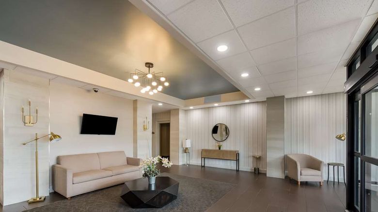 <b>Best Western Executive of New Haven Lobby</b>. Images powered by <a href="https://iceportal.shijigroup.com/" title="IcePortal" target="_blank">IcePortal</a>.