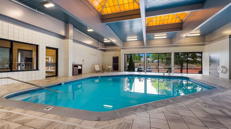 Best Western Executive of New Haven Pool