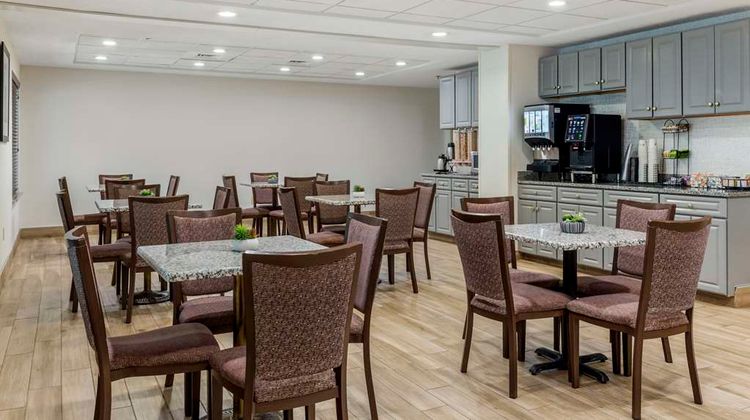 Best Western Plus New England Inn & Stes Restaurant