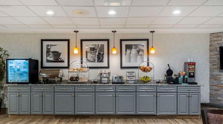 Best Western Plus New England Inn & Stes Restaurant