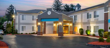 Best Western Plus New England Inn & Stes Exterior