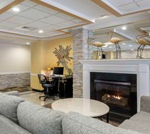 Best Western Plus New England Inn & Stes Lobby
