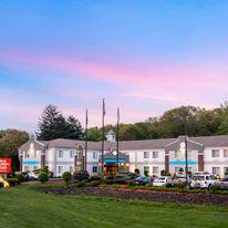 Best Western Plus New England Inn & Stes