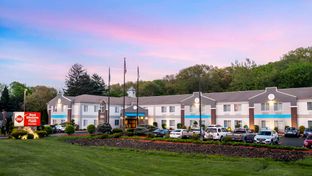 Best Western Plus New England Inn & Stes