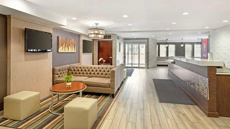 <b>Best Western Plus Fairfield Hotel Lobby</b>. Images powered by <a href="https://iceportal.shijigroup.com/" title="IcePortal" target="_blank">IcePortal</a>.