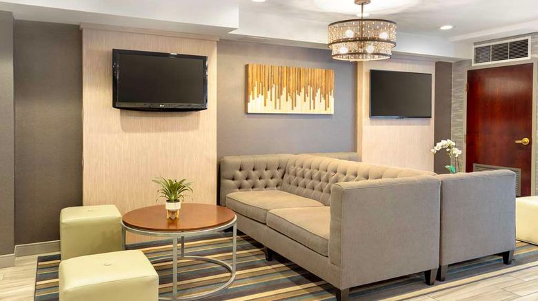 <b>Best Western Plus Fairfield Hotel Lobby</b>. Images powered by <a href="https://iceportal.shijigroup.com/" title="IcePortal" target="_blank">IcePortal</a>.