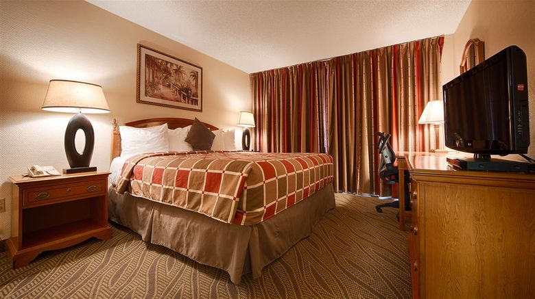 <b>Best Western Naples Inn & Suites Suite</b>. Images powered by <a href="https://iceportal.shijigroup.com/" title="IcePortal" target="_blank">IcePortal</a>.