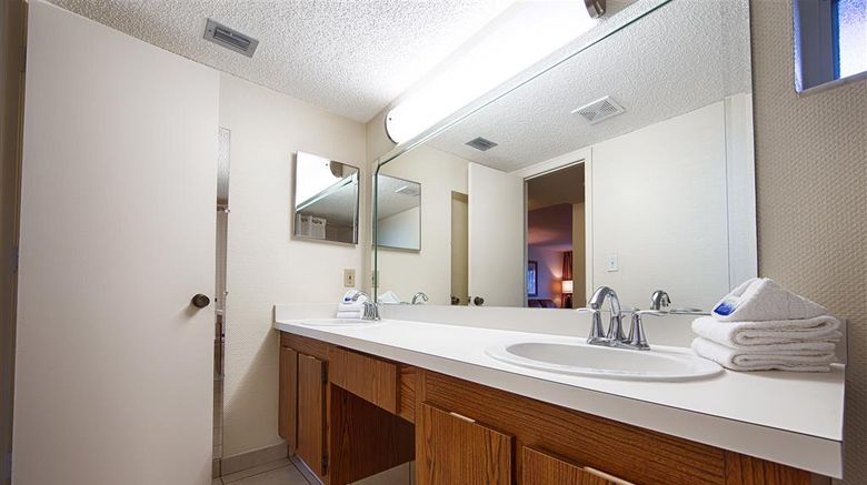 <b>Best Western Naples Inn & Suites Room</b>. Images powered by <a href="https://iceportal.shijigroup.com/" title="IcePortal" target="_blank">IcePortal</a>.