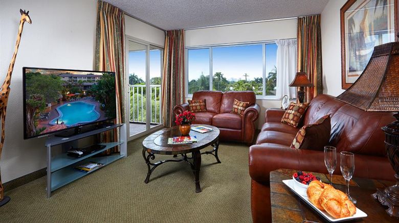 <b>Best Western Naples Inn & Suites Suite</b>. Images powered by <a href="https://iceportal.shijigroup.com/" title="IcePortal" target="_blank">IcePortal</a>.