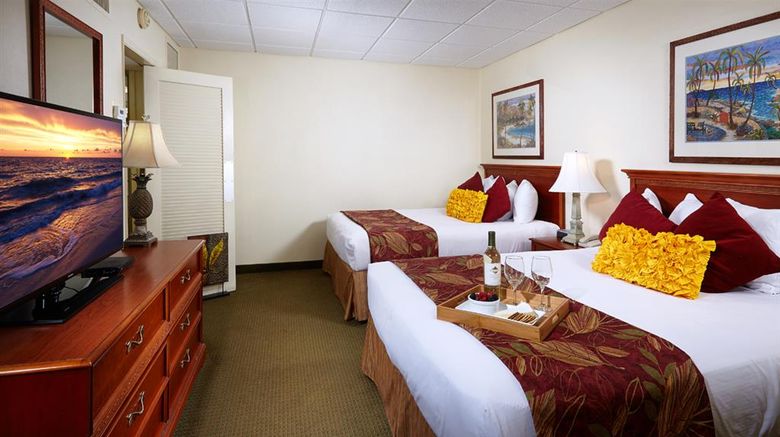 <b>Best Western Naples Inn & Suites Suite</b>. Images powered by <a href="https://iceportal.shijigroup.com/" title="IcePortal" target="_blank">IcePortal</a>.