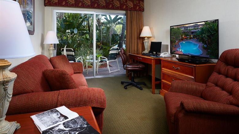 <b>Best Western Naples Inn & Suites Suite</b>. Images powered by <a href="https://iceportal.shijigroup.com/" title="IcePortal" target="_blank">IcePortal</a>.
