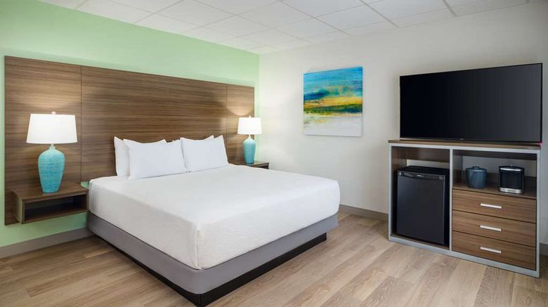 <b>Best Western Naples Inn & Suites Room</b>. Images powered by <a href="https://iceportal.shijigroup.com/" title="IcePortal" target="_blank">IcePortal</a>.