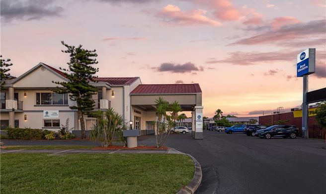 Best Western Space Shuttle Inn Exterior