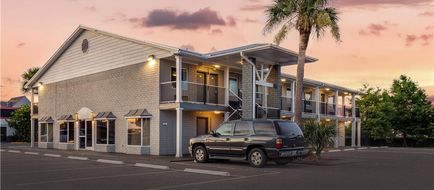 Best Western Space Shuttle Inn Exterior