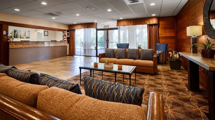 Best Western Crossroads Inn Lobby