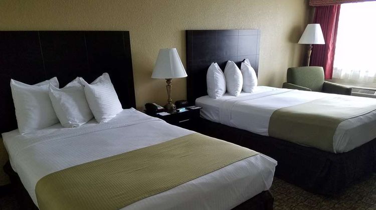 Best Western Crossroads Inn Room