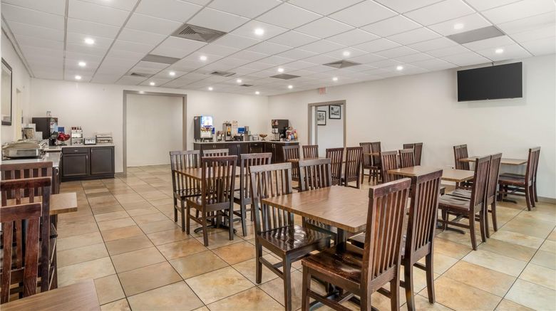 <b>Best Western Crossroads Inn Restaurant</b>. Images powered by <a href="https://iceportal.shijigroup.com/" title="IcePortal" target="_blank">IcePortal</a>.