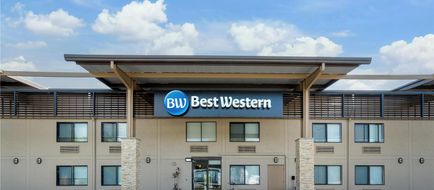 Best Western Crossroads Inn Exterior