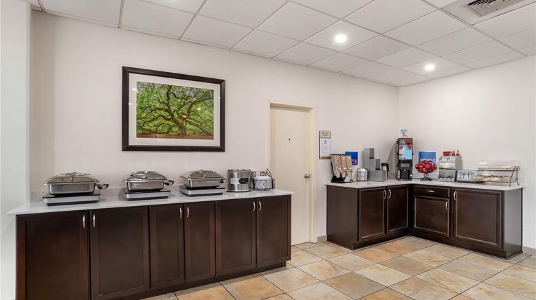<b>Best Western Crossroads Inn Restaurant</b>. Images powered by <a href="https://iceportal.shijigroup.com/" title="IcePortal" target="_blank">IcePortal</a>.