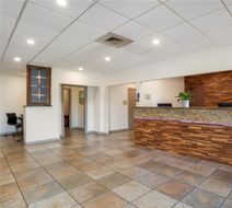 Best Western Crossroads Inn Lobby