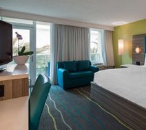 Best Western Plus Oceanside Inn Room