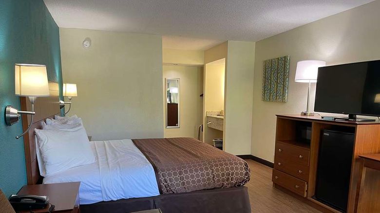 <b>Best Western Tallahassee Downtown Room</b>. Images powered by <a href="https://iceportal.shijigroup.com/" title="IcePortal" target="_blank">IcePortal</a>.