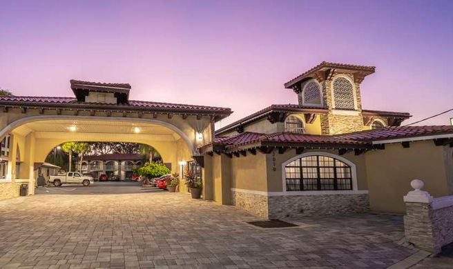 Best Western Historical Inn Exterior