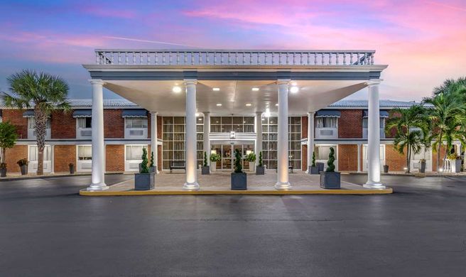 Best Western Palm Beach Lakes Exterior