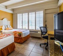 Best Western Plus Yacht Harbor Inn Room