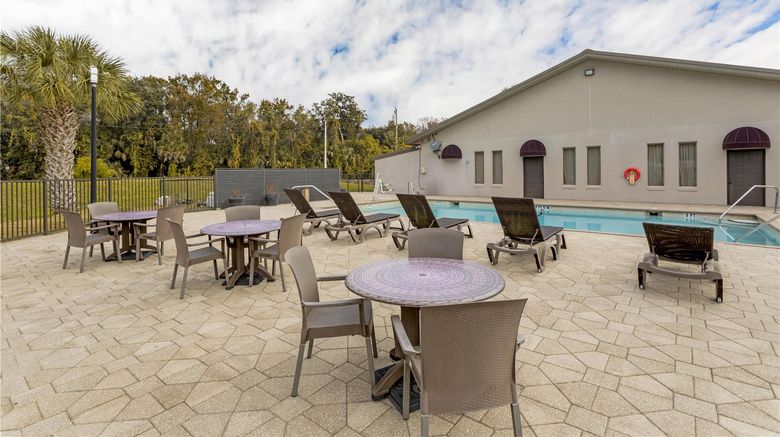 <b>Best Western Inn of Palatka Pool</b>. Images powered by <a href="https://iceportal.shijigroup.com/" title="IcePortal" target="_blank">IcePortal</a>.