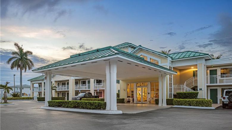 Best Western Gateway to the Keys Exterior. Images powered by <a href="https://iceportal.shijigroup.com" target="_blank" rel="noopener">Ice Portal</a>.