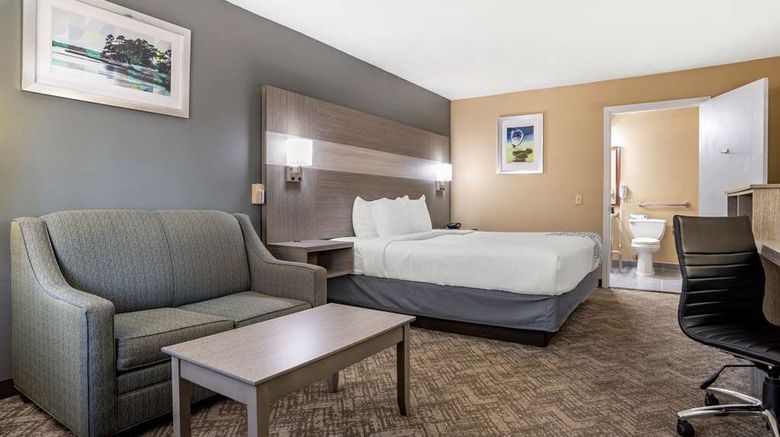 <b>Best Western Apalach Inn Room</b>. Images powered by <a href="https://iceportal.shijigroup.com/" title="IcePortal" target="_blank">IcePortal</a>.
