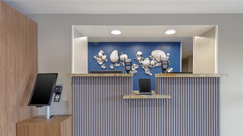 <b>Best Western Plus Ft Lauderdale AP Cruis Lobby</b>. Images powered by <a href="https://iceportal.shijigroup.com/" title="IcePortal" target="_blank">IcePortal</a>.