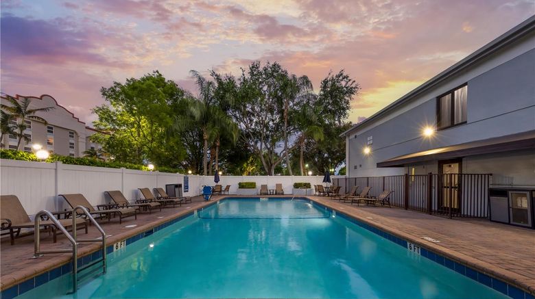 <b>Best Western Plus Ft Lauderdale AP Cruis Pool</b>. Images powered by <a href="https://iceportal.shijigroup.com/" title="IcePortal" target="_blank">IcePortal</a>.