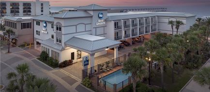 Holiday Inn Express Hotel & Suites Exterior
